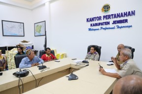 Pemkab Jember Fasilitasi Warga Bertemu BPN, Bahas Solusi Banjir