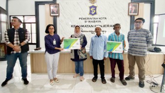Pemkot Surabaya Gratiskan Iuran BPJS Ketenagakerjaan Ribuan Warga Kenjeran