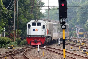 Daftar KA Daop 8 Surabaya yang Terlambat Akibat Truk dan Kecelakaan Mobil
