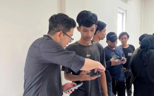 Pekerja Mojokerto Kini Bisa Bayar Apa Saja Pakai BRImo di Ponsel