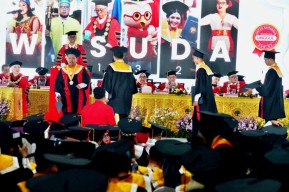Solusi PHK, Strategi Untag Surabaya Cetak Lulusan Jadi Bos Muda & Berdaya Global