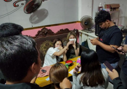 Polres Gresik Gerebek Ruko Karaoke, Puluhan Botol Miras Diamankan