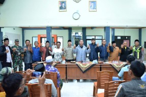 Kapolres Gresik Komitmen Jaga Kamtibmas Usai Mediasi Warga Campurejo-Banyutengah