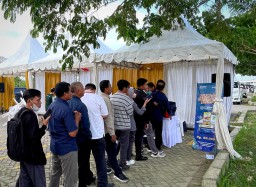 JIIPE Ramadan Charity Hadirkan Sembako Murah Bagi Warga Gresik