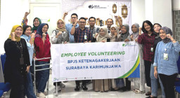 Karyawan BPJS Ketenagakerjaan Surabaya Patungan Lindungi Relawan Sosial