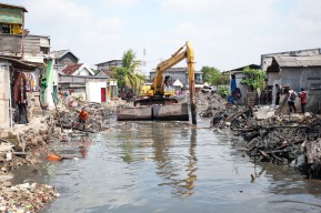 Normalisasi Sungai Kalianak Surabaya Mulai Digarap