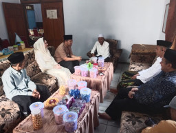 Miliki Nilai Historis, Wagub Emil Rayakan Lebaran Ketupat di Trenggalek