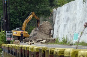 Proses Evakuasi Masih Berlangsung, Jalur Utama Trenggalek-Ponorogo Tutup Total
