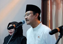 Pidato 4 Bahasa Siswa Sekolah Rakyat Sambut Kunjungan Menteri Sosial ke Gresik