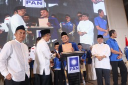 Panasi Mesin Pemilu 2029, PAN Jatim Serahkan SK 27 DPD