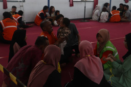 Harunya Pertemuan Keluarga di Lapas Blitar Saat Momen Idul Fitri
