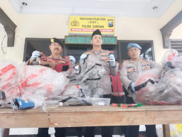 Polisi Amankan Belasan Balon Udara Saat Perayaan Lebaran Ketupat di Trenggalek