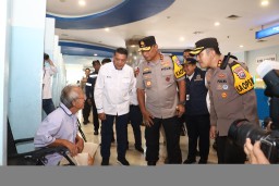 Kapolda Jatim Cek Pos Pam di Surabaya, Pastikan Layanan Mudik Berjalan Optimal