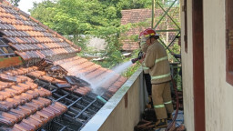 Musala dan Rumah Warga di Kediri Terbakar, Diduga Akibat Korsleting Listrik