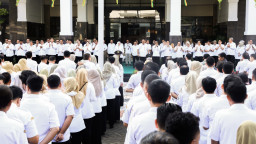Gubernur Khofifah Pimpin Apel Pagi, Umumkan Kebijakan WFH bagi ASN Setiap Rabu