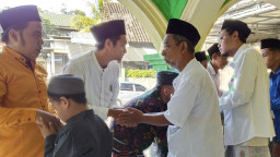 Tradisi Ambengan hingga Nglencer Lengkapi Lebaran di Ponpes Sumbersari Kediri Hari Ini