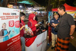 Pemkot Surabaya Sosialisasikan Parkir Non Tunai di Taman Bungkul dan Taman Apsari