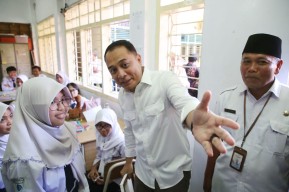 Pemkot Surabaya Dukung Pembatasan Medsos bagi Anak di Bawah 16 Tahun