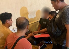 Polres Gresik Tangkap Pengedar Serbuk Petasan saat Nongkrong di Warkop