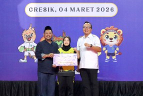 Bupati Gresik Serahkan Bonus Porprov IX Jatim Senilai Rp9,3 Miliar