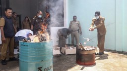Cegah Penyalahgunaan, Pemkot Kediri Musnahkan 35.777 Rokok Hasil Pelatihan IHT