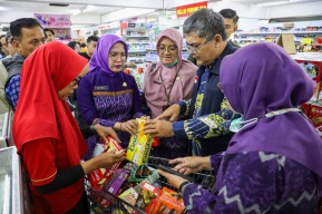Tim Gabungan di Kota Kediri Sidak Parcel, Pastikan Produk Aman dan Layak Konsumsi