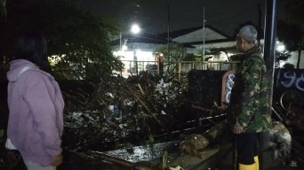 Sungai Serinjing Kediri Meluap, Sumbatan Sampah Pemicunya