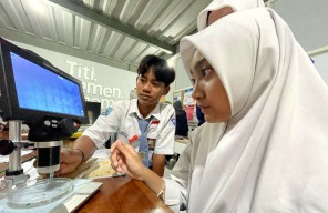 Siswa SMAN 1 Driyorejo Teliti Mikroplastik, Temuan di Sperma Jadi Alarm