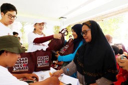 Ubaya Sebar 1.000 Paket Sembako Murah di Surabaya dan Sidoarjo