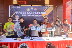 7 Pelaku Curas dan Curanmor Dibekuk, Polres Probolinggo Kembalikan Motor Korban