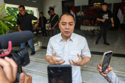 Pemkot Surabaya Ubah Kendaraan Dinas ke Listrik, Targetkan Transisi Mei 2026