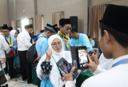Embarkasi Surabaya Sukses Terbangkan 7.593 JCH , Satu Jemaah Wafat