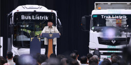 Prabowo Targetkan 2028 Indonesia Produksi Massal Sedan Listrik