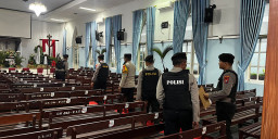 Polisi Sterilisasi Sejumlah Gereja di Pare Kediri, Pastikan Ibadah Paskah Aman