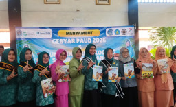 Kombinasikan Teknologi dan Budaya, Guru PAUD di Lamongan Terbitkan Buku Cerita