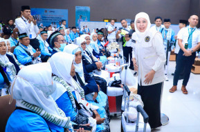 Sebanyak 2.612 Jemaah Haji Embarkasi Surabaya Resmi Terbang ke Tanah Suci
