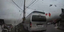Cerita Sopir Rombongan Turis Singapura dalam Tabrakan Beruntun di Jalur Bromo