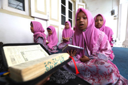 Pesan Kiai Zuhri Zaini, Mengapa Beragama Tak Cukup Hanya Modal Cerdas?