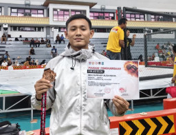 Pelatih Pagar Nusa UIN KHAS Jember Sabet Perunggu Kejurprov IBCA MMA