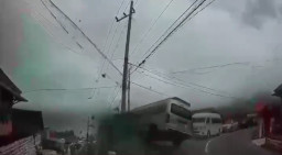 Berikut Nama Sopir Mobil yang Terlibat Kecelakaan di Jalur Bromo Probolinggo