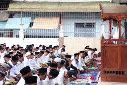 Suasana Salat Idul Adha di Balik Jeruji Rutan Probolinggo