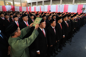 Lantik 734 Kepala Sekolah, Bupati Jember Minta Terobosan dalam 6 Bulan