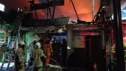 Rumah Dua Lantai di Sawahan Surabaya Terbakar, Diduga Dipicu Obat Nyamuk Bakar