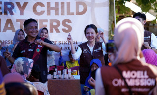Founder Moell Tempuh 15 Jam ke Pulau Mamburit Demi Kesehatan Anak