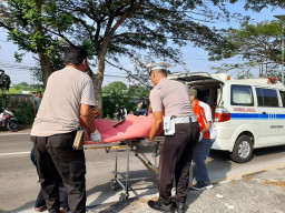 Gagal Nyalip, Pemotor Asal Bojonegoro Tewas Terlindas Truk di Lamongan