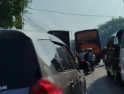 BBM Bersubsidi 'Hilang' di Malang Sebabkan Antrean Panjang
