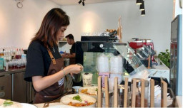 Kisah Mantan Kapster Salon Jadi Barista Hanaka Social Space
