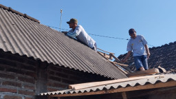 Kolaborasi Pramuka dan RSTN, Bedah 3 Rumah Tidak Layak Huni di Kota Kediri