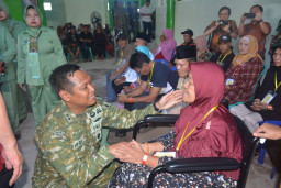Kodim 0824 Jember Fasilitasi Ratusan Warga Ikuti Operasi Katarak Gratis