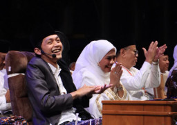 Gus Iqdam Sebut Mahasiswa Tak Cukup Hanya Pintar, Harus Dekengan Pusat